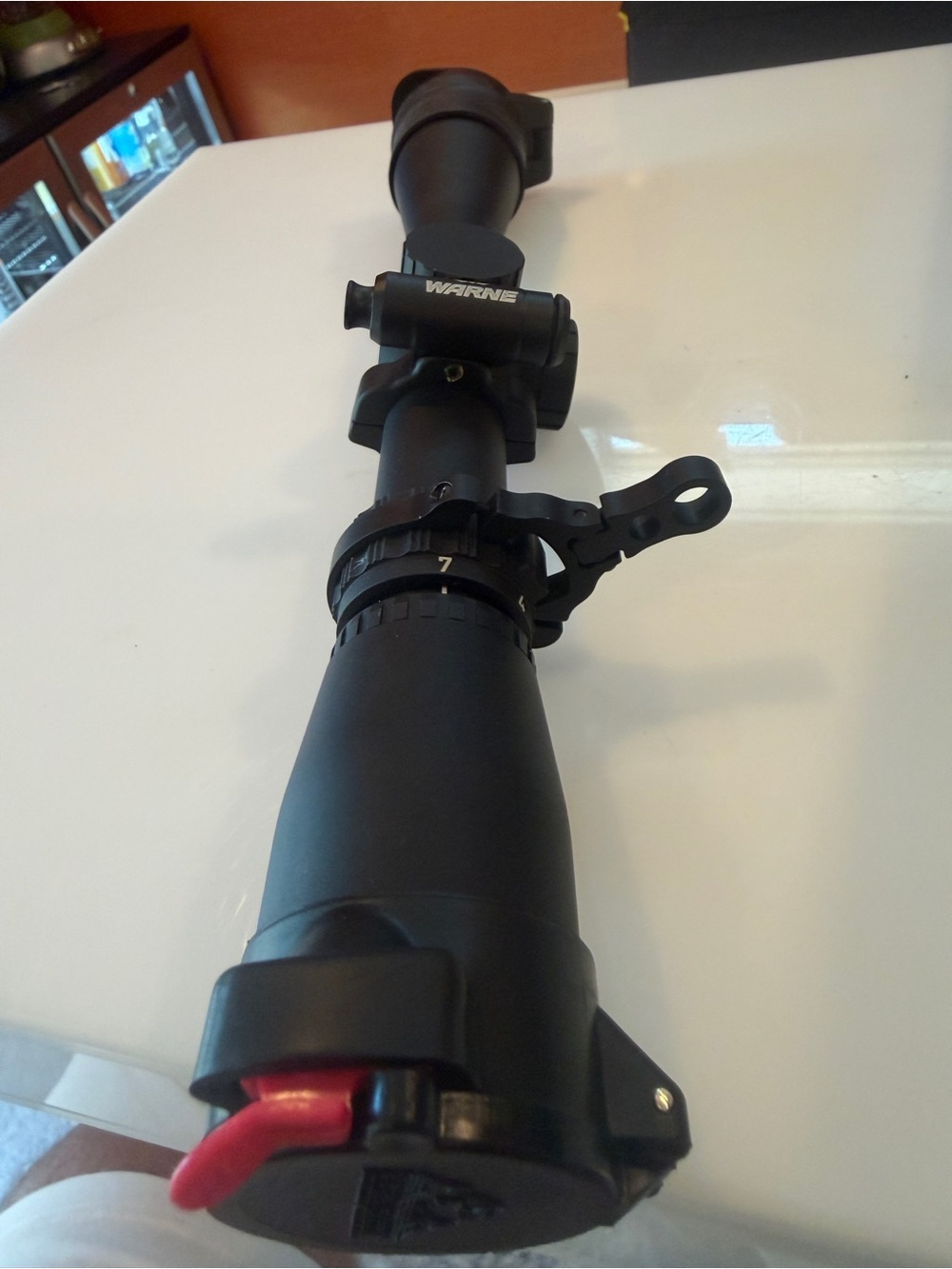 NIB - Leupold Scope with Adjustable Magnification - Picture 2 of 4